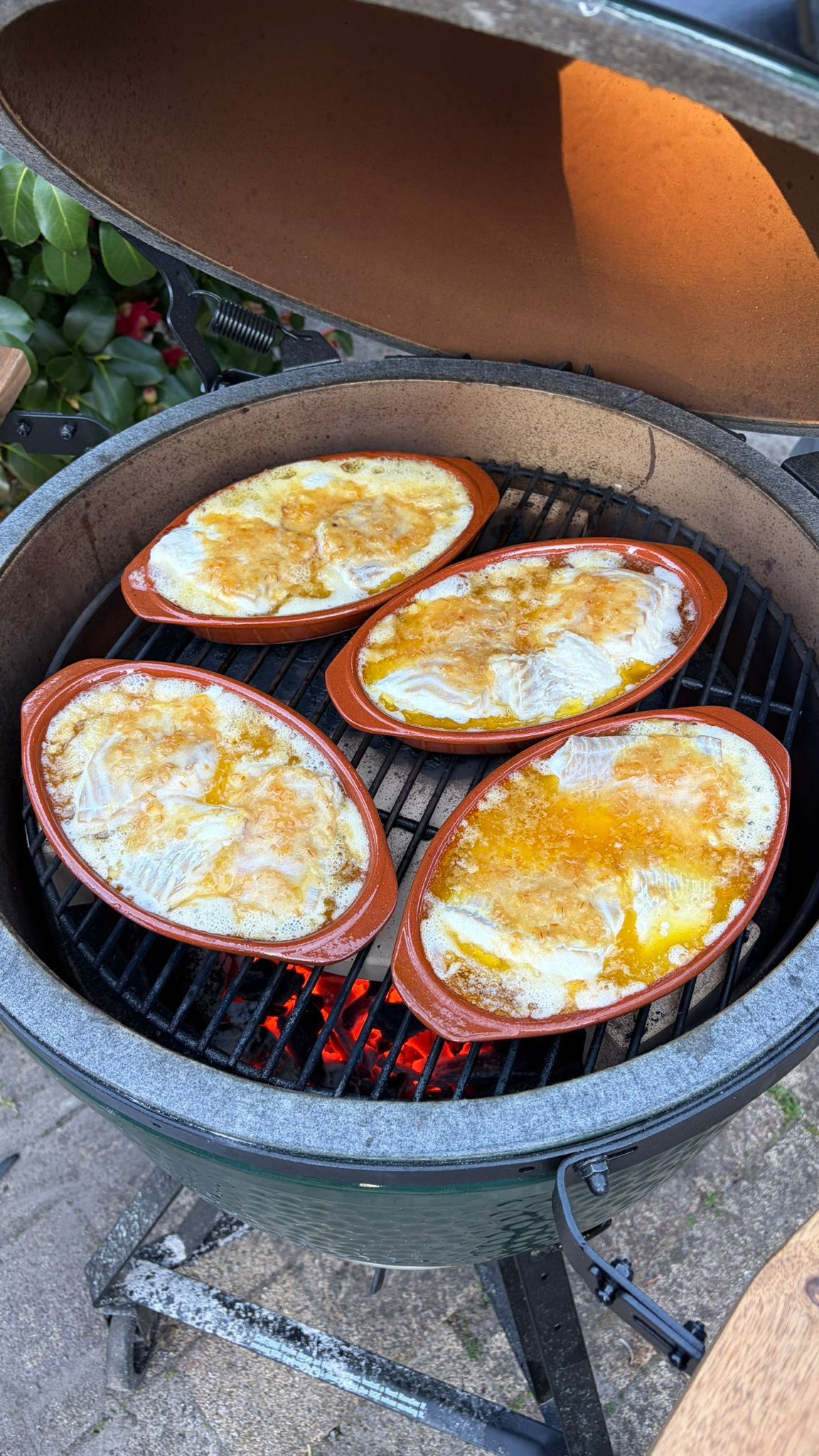 Gestoofde aardappels, kabbeljauw met gegrilde asperges